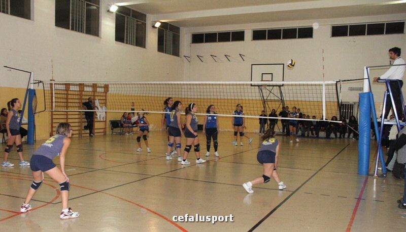111116 volley 111y_tn.jpg